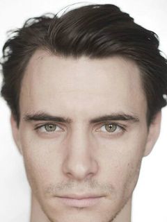 Гарри Ллойд