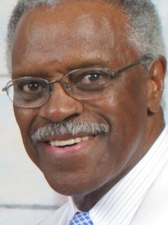 Ральф Бостон