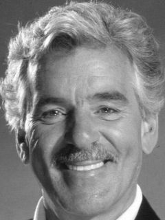 Деннис Фарина