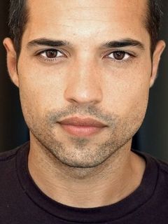 Алекс Лойназ