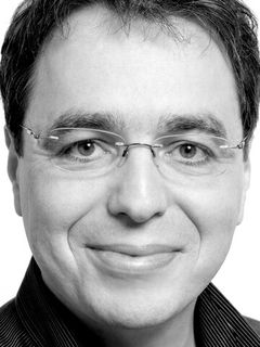 Давид Сафир