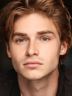 Кинэн Трэйси