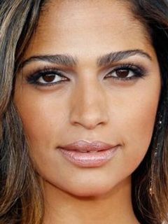 Камила Алвес