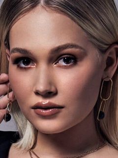 Келли Бёрглунд