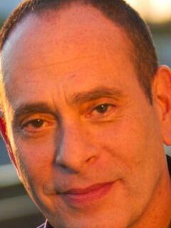 Нестор Серрано