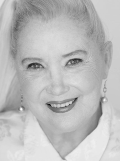 Салли Кёркленд