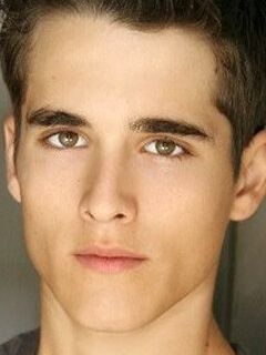 Дэниел Самонас