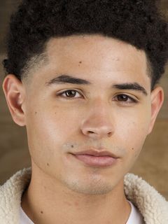 Энтони Робертсон