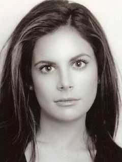 Кортни Файн