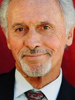 Майкл Форест