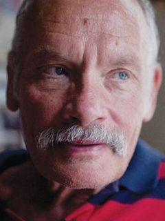 Джордж Кучар