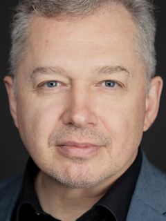 Ариан Самуров