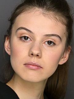 Яна Захарова