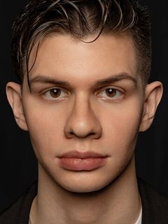 Денис Ивахненко