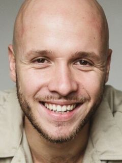 Александр Овернь