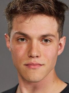 Михаил Иванов