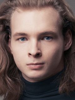Владислав Захаров
