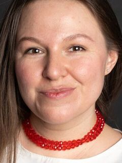 Илона Плясова