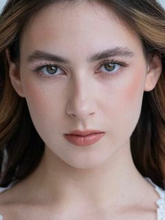 Анна Мадонова