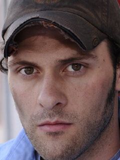 Мэттью Истон