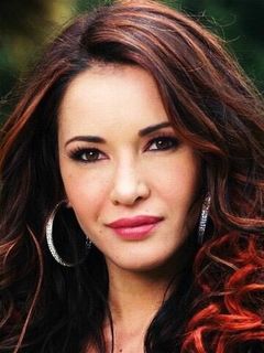 Адриана Кампос