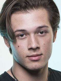 Лео Ховард