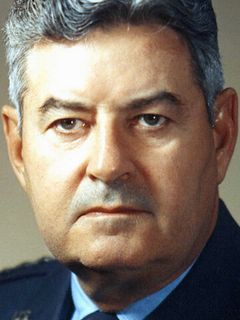 Кертис Лемэй