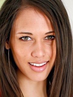 Тиффани Томас