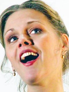 Миа Перссон