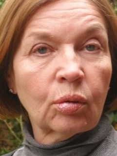Миа Надаси
