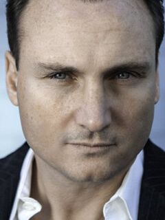 Чарли Сара