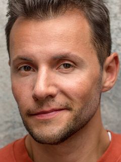 Вячеслав Манучаров