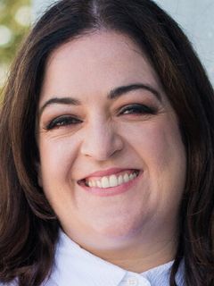 Мейв Хиггинс