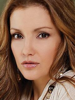 Карла Альварес