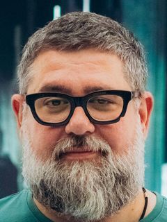 Карен Захаров