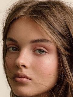 Анна Зак