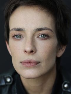 Анна Попова