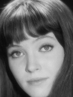 Анна Карина