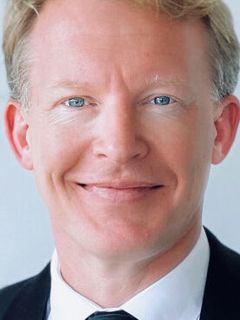 Саймон МакКинни