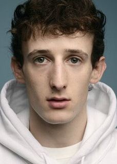 Оливер Сайви