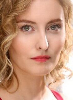 Лаура Мэттьюз
