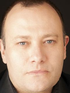 Угу Мештре Амару