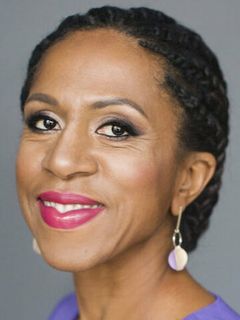 Елена Ханга