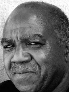 Тео Лежитимю