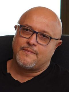 Милан Йованович Стронгман