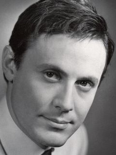 Юрий Соломин
