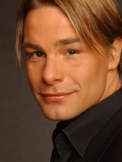 Элой Де Йонг