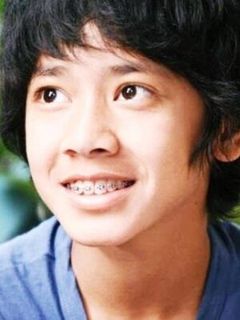 Эмир Махира