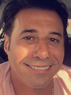 Ахмед Салах Эль Саадани