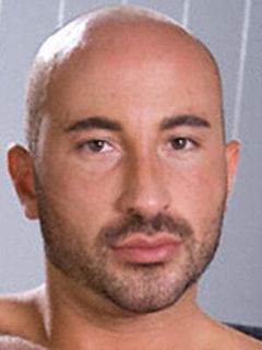 Дэниэл Холден